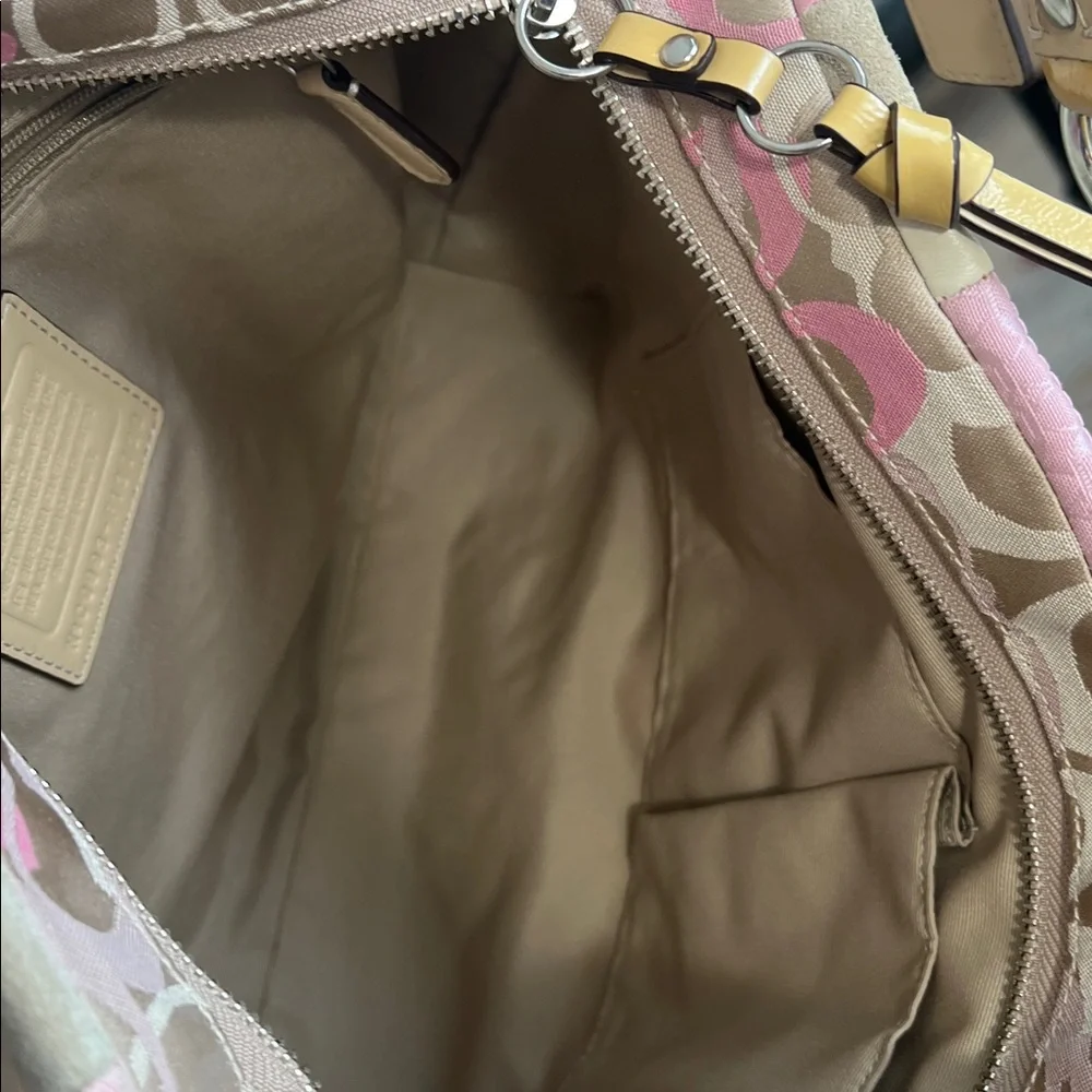 COACH Patchwork Shoulder Bag NWT - Picture 7 of 8